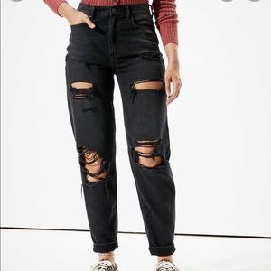 Black Mom Jeans from American Eagle. Size: 16 Regular